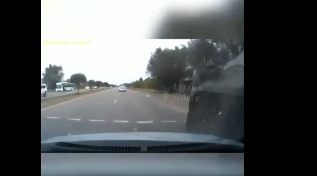 БТР столкнулся с автомобилем на перекрестке в Нур-Султане