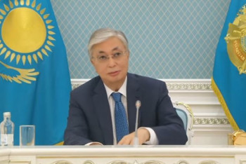 Фотография к новости: Неожиданный вопрос про узбеков задали Токаеву на заседании ВЭФ