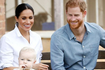 Фотография к новости: Меган Маркл и принц Гарри хотят личной встречи с королевой Елизаветой