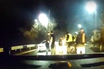 Фотография к новости: Мужчины на Lexus избили и ранили ножом дорожных рабочих в Нур-Султане