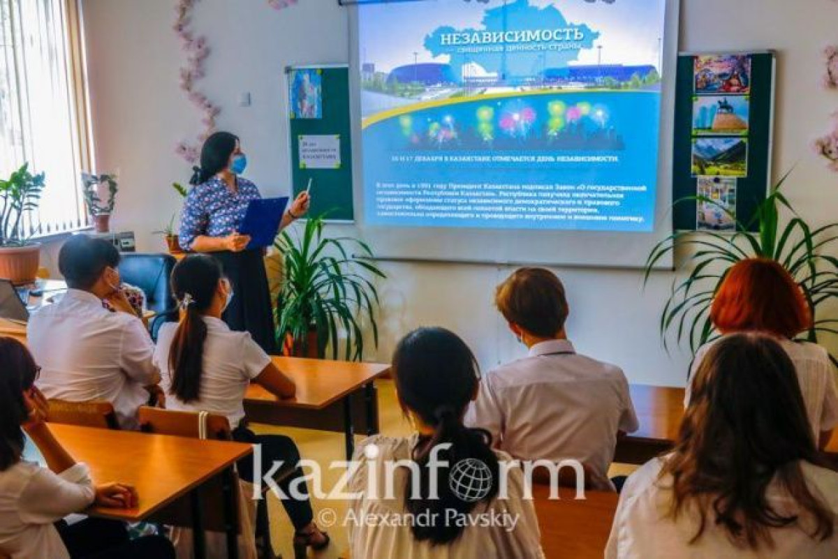 241 школьный класс ушел на карантин в Казахстане