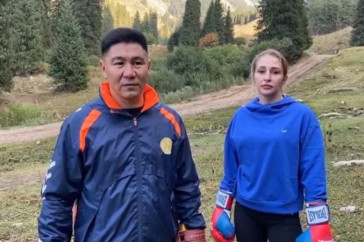 Фотография к новости: Сарсекбаев с боксершей Лукас вызвали на "дуэль" Артаева с Кызайбай