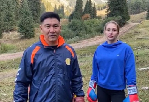 Фотография к новости: Сарсекбаев с боксершей Лукас вызвали на "дуэль" Артаева с Кызайбай