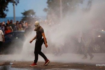 Фотография к новости: Слезоточивый газ и водометы применила полиция против протестующих в Греции