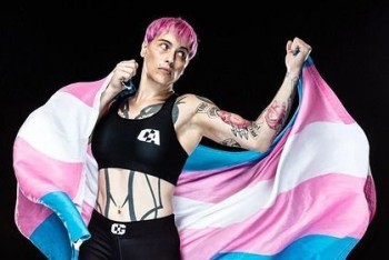 Фотография к новости: Боец-трансгендер из спецназа победила в дебютном поединке ММА