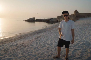 Фотография к новости: "Впервые вижу ракушечный пляж" - Юрий Дудь удивился природе Актау