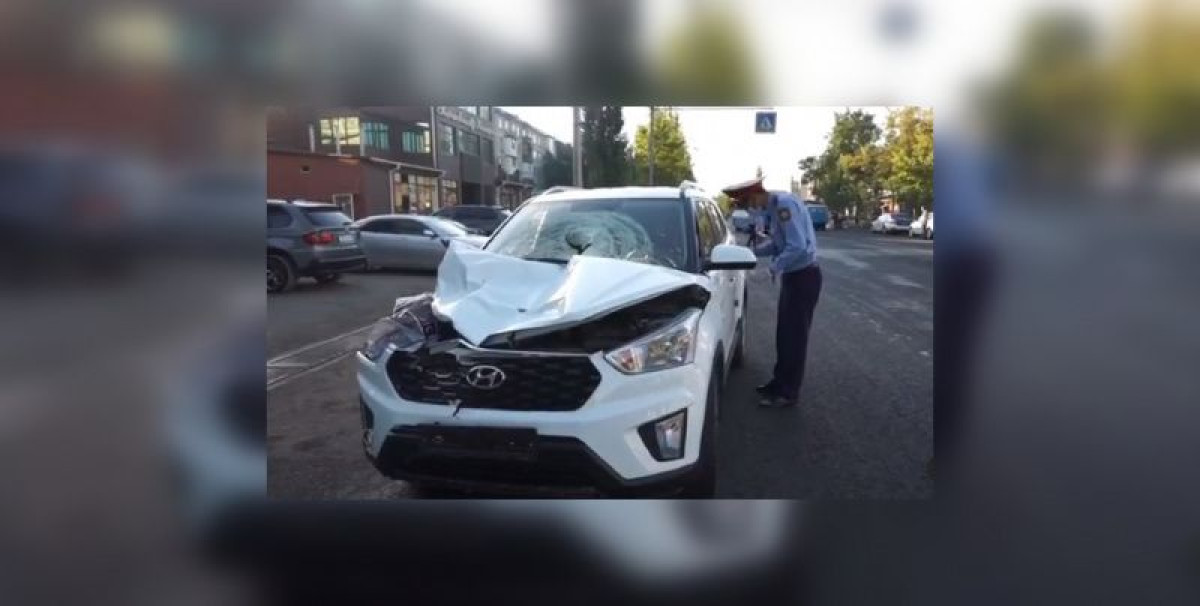 23-летний водитель въехал в остановку в Таразе. Погибли два человека