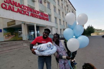 Фотография к новости: В Жанаозене у супругов из Нигерии родился ребенок