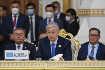 Фотография к новости: Вакцина QazVac прошла "проверку боем" - Токаев