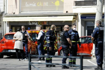 Фотография к новости: В Нидерландах мужчина зарезал двоих и стрелял из арбалета с балкона