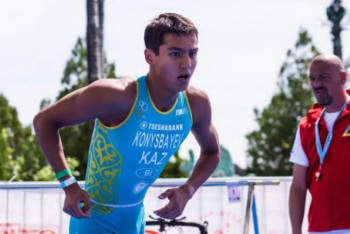 Фотография к новости: Казахстанец завоевал золото чемпионата Азии по триатлону