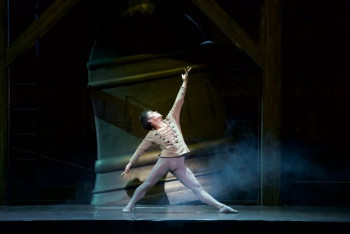 Фотография к новости: Солист "Астана Опера" покоряет мировую сцену