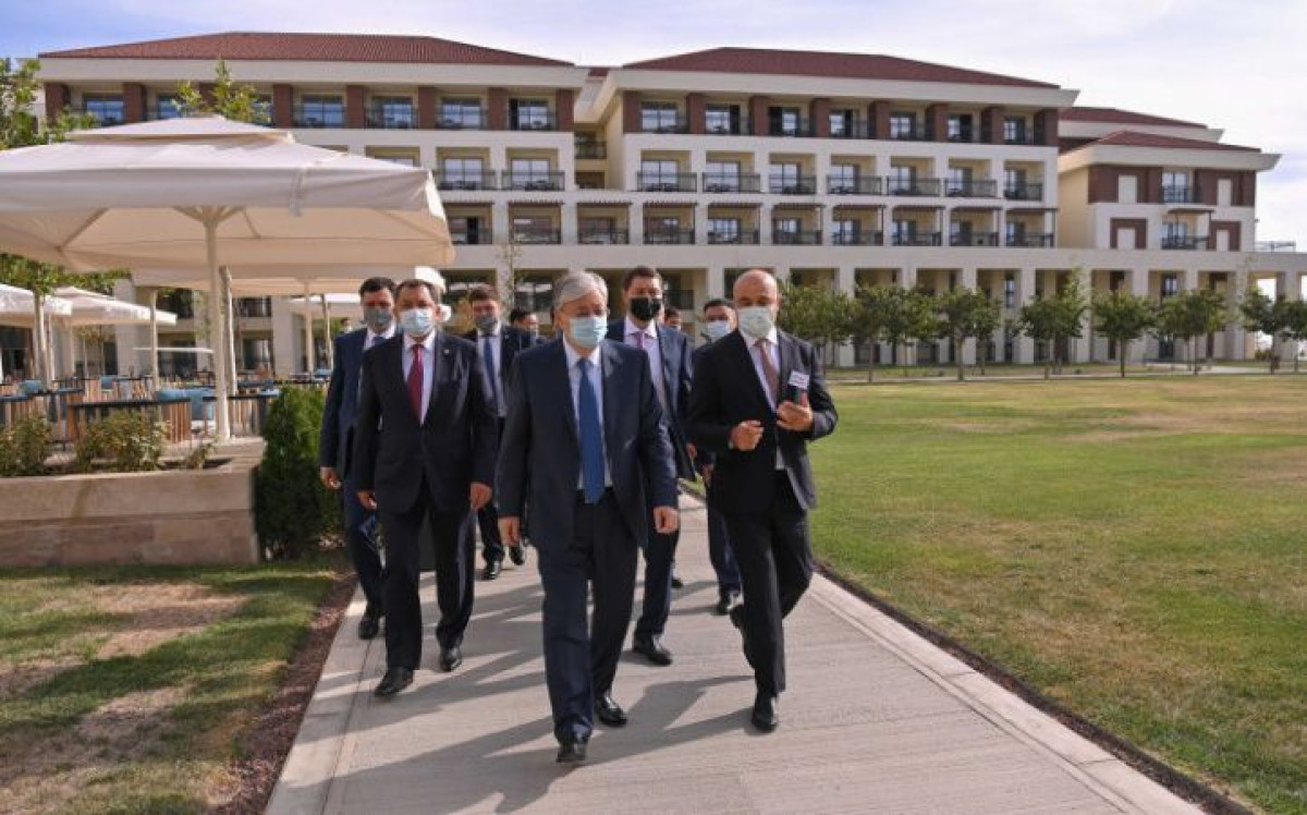 Токаеву презентовали проекты развития туристического кластера на побережье Каспия