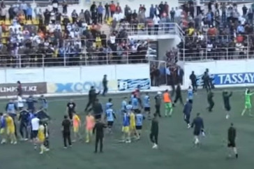 Фотография к новости: Агрессию болельщиков на матче в Актау прокомментировал ФК "Каспий"