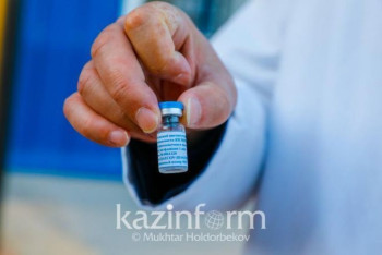 Фотография к новости: Центр им. Гамалеи подал документы на регистрацию вакцины от ковида для подростков