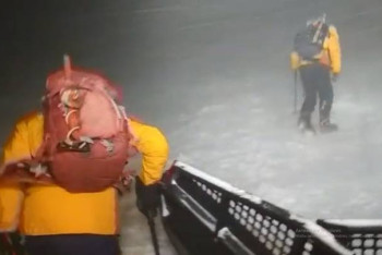 Фотография к новости: 19 альпинистов просят о помощи на высоте 5400 метров на Эльбрусе: есть погибшие