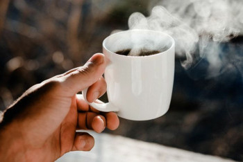 Фотография к новости: Врачи предупредили о связи горячего чая с онкологией