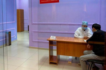 Фотография к новости: Пункты вакцинации открыли на вокзале и в аэропорту Нур-Султана