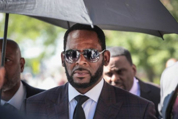 Фотография к новости: Певца R.Kelly признали виновным в торговле людьми