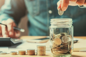 Фотография к новости: Сколько казахстанские семьи тратят на платные услуги