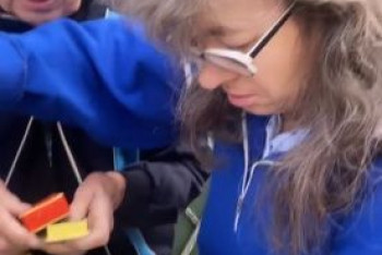 Фотография к новости: Чемодан с деньгами и золотом вернул хозяевам алматинец