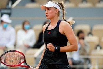 Фотография к новости: Рыбакина отказалась доигрывать полуфинал турнира в Чикаго