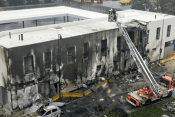 Фотография к новости: Самолет врезался в здание под Миланом