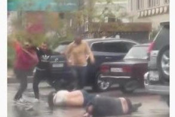 Фотография к новости: Мужчин зверски избили лопатами на проезжей части в Актау