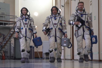 Фотография к новости: Первая в мире ракета с киноэкипажем взлетела с Байконура