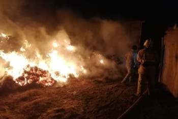 Фотография к новости: Дети погибли при возгорании сена в Атырауской области: семьям окажут помощь