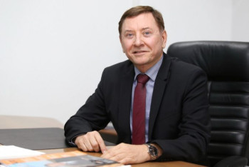 Фотография к новости: "Правительство должно быть честным". Николай Радостовец о времени, когда министр приносил извинения народу