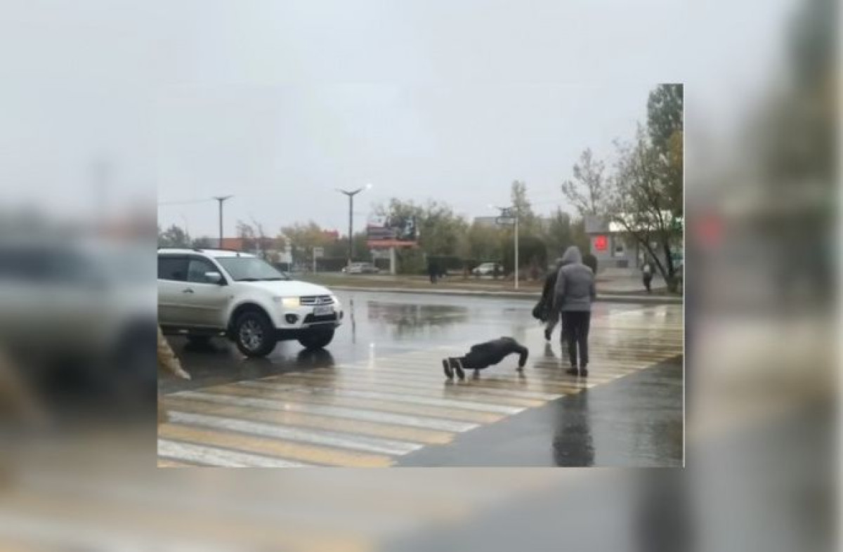 Студенты колледжа отжимались на проезжей части: их законных представителей привлекли к ответственности