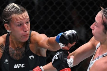 Фотография к новости: Первая казахстанка в UFC победила "Королеву" в Лас-Вегасе