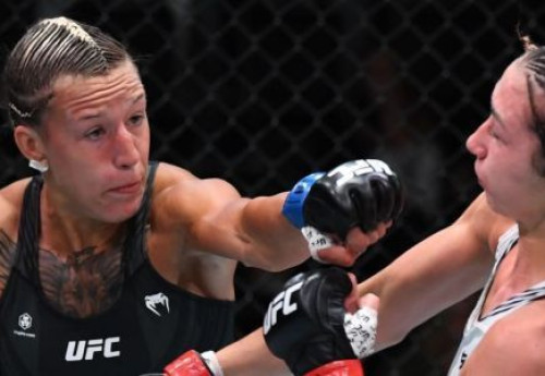 Фотография к новости: Первая казахстанка в UFC победила "Королеву" в Лас-Вегасе