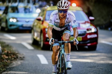 Фотография к новости: Казахстанский велогонщик выиграл однодневку в Италии