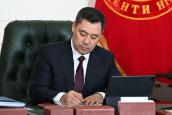 Фотография к новости: Президент Кыргызстана отправил правительство в отставку