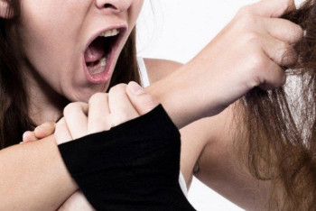 Фотография к новости: "Избиение" ученицы школьным инспектором в Шымкенте: педагоги рассказали свою версию