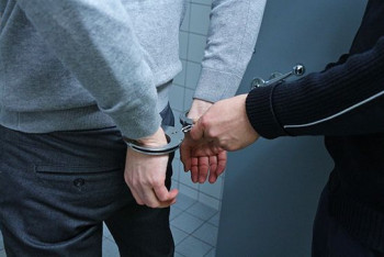 Фотография к новости: Чиновников задержали по подозрению в хищении земли вуза в Алматинской области
