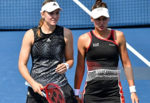 Фотография к новости: Елена Рыбакина впервые в карьере вышла в финал турнира WTA 1000 в парном разряде