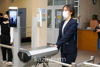 Фотография к новости: После стрельбы в Казани на безопасность проверили все школы Алматы