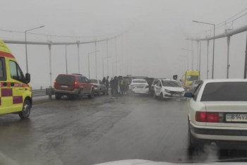 Фотография к новости: Шесть автомобилей столкнулись на мосту в Семее