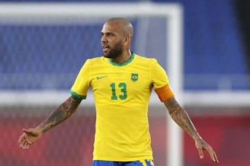 Фотография к новости: Самый титулованный в истории футбола игрок предложил себя "Барселоне"