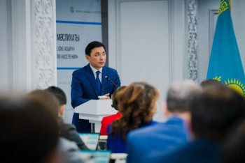 Фотография к новости: Кульгинов обещал построить в столице 16 школ и высадить свыше миллиона зеленых насаждений