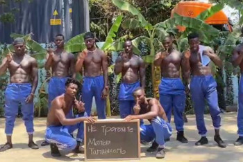 Фотография к новости: Прославившиеся "приветами из Африки" парни просят не трогать Малый Талдыколь