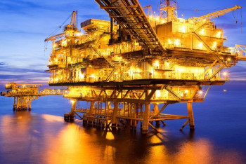 Фотография к новости: Нефтяную вышку в Персидском заливе превратят в шикарный экоотель