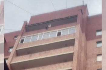 Фотография к новости: Женщина с ребенком на руках пыталась спрыгнуть с 12-го этажа в Нур-Султане