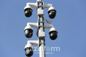 Фотография к новости: Столб с "Сергеком" упал на женщину в Нур-Султане: начато досудебное расследование