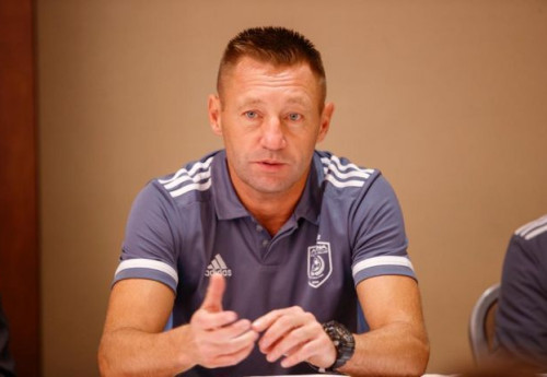 Фотография к новости: Главного тренера "Астаны" дисквалифицировали на два года