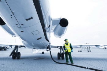 Фотография к новости: В Минэнерго заявили, что по ситуации с авиатопливом поводов для беспокойства нет.