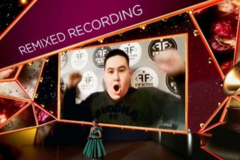 Фотография к новости: Иманбек получил оригинал статуэтки Grammy из США